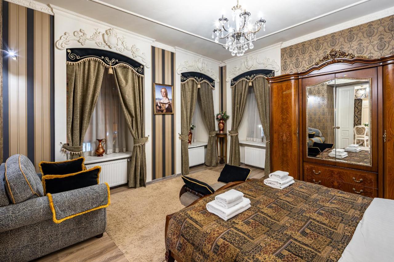 Classic Royal Central Apartment. Balcony And A/C Львов Экстерьер фото
